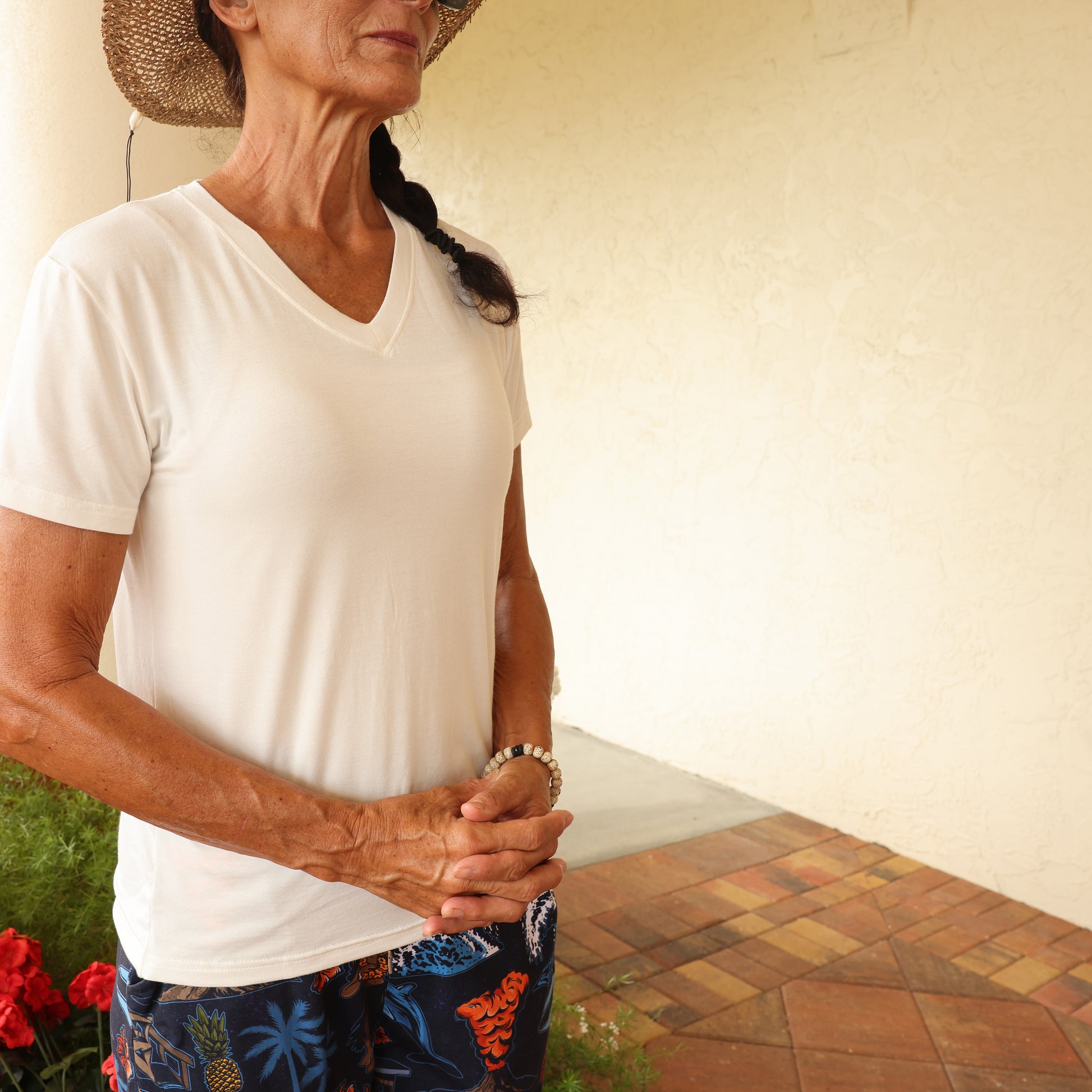 White Eco-Friendly Modal UV Protectant V-Neck T-Shirts - YOGAZ